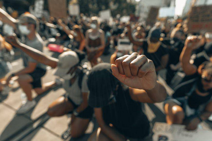 demo rasisme di Amerika (unsplash.com/Clay Banks)