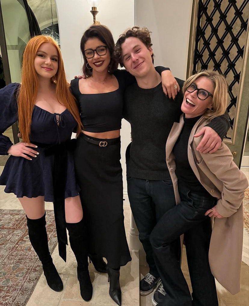 potret cast Modern Family reunian (instagram.com/modernfamily)