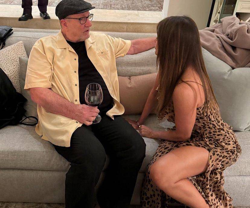 potret cast Modern Family reunian (instagram.com/modernfamily)