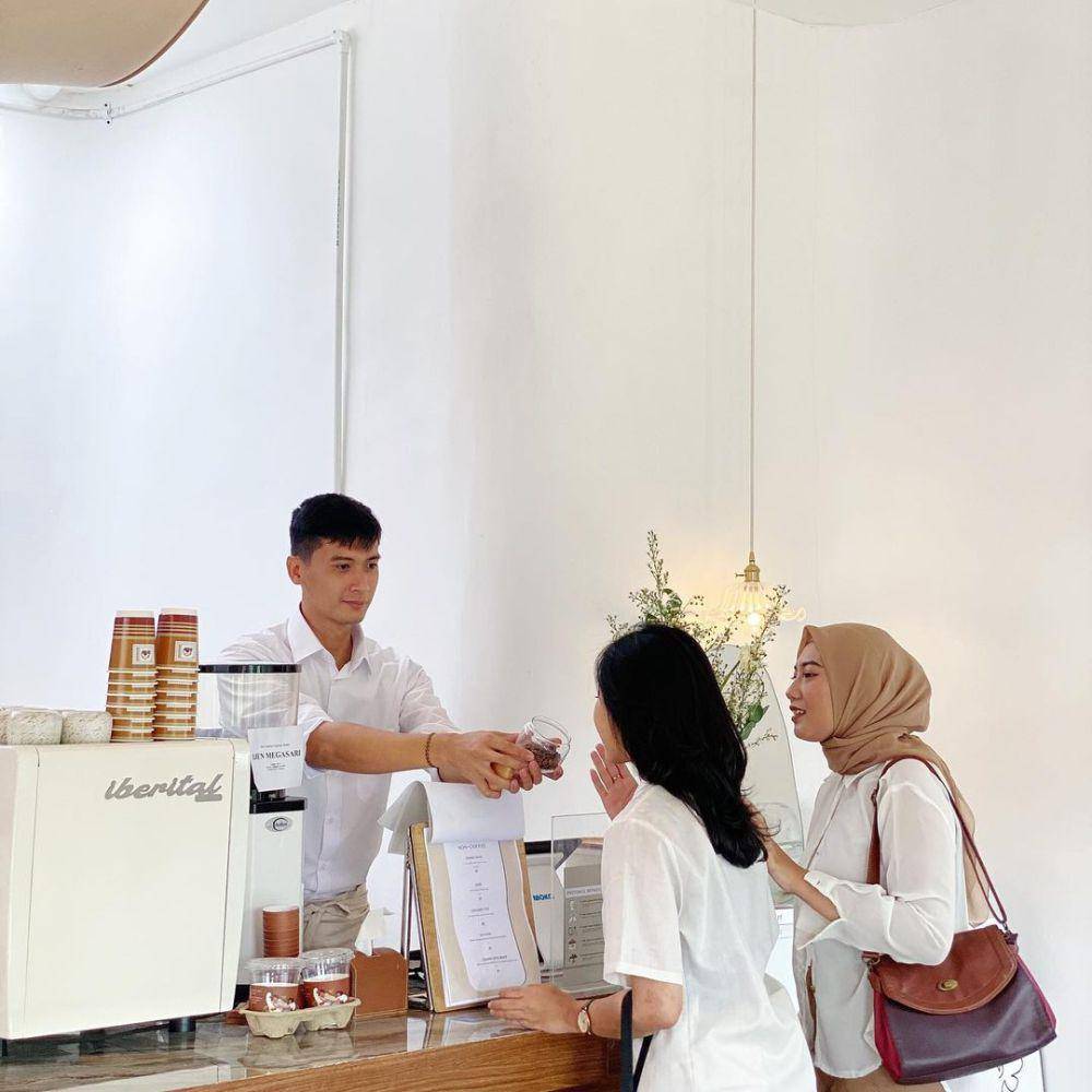 Sejenak Coffee House (instagram.com/sejenak.coffeehouse)