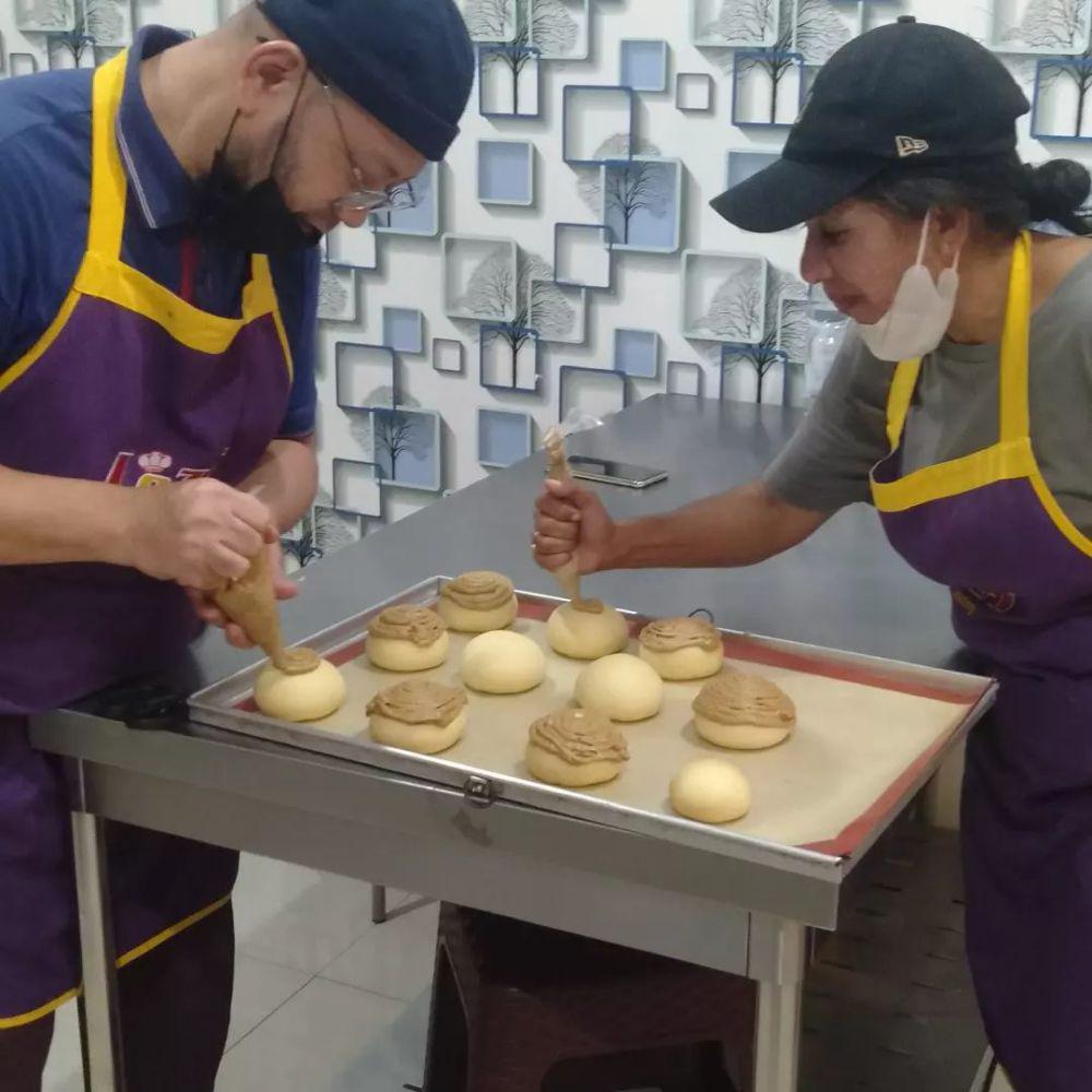 Kursus membuat roti. (Instagram.com/lezatacademy)