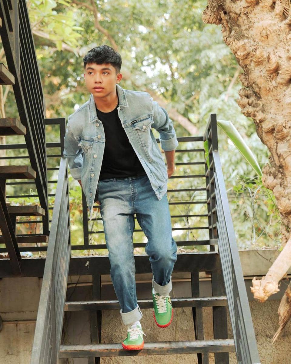 layering outfit ala Betrand Peto (instagram.com/betrandpetoputraonsu/)