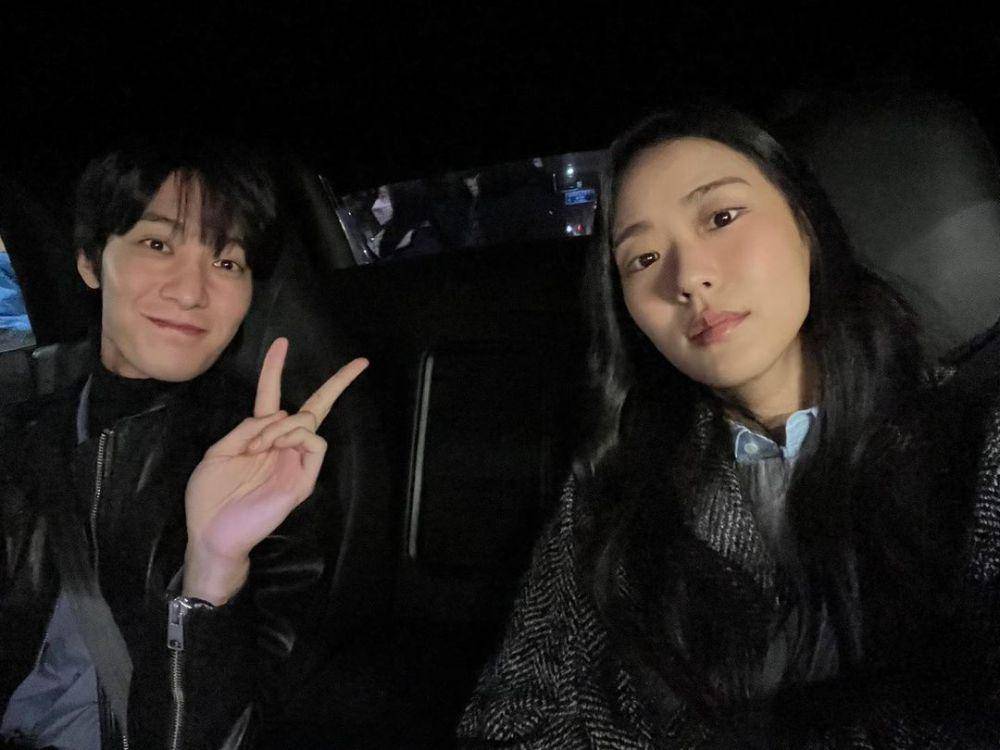 Lee E Dam dan Chang Ryul di balik layar drama Daily Dose of Sunshine (instagram.com/ryul_chang)
