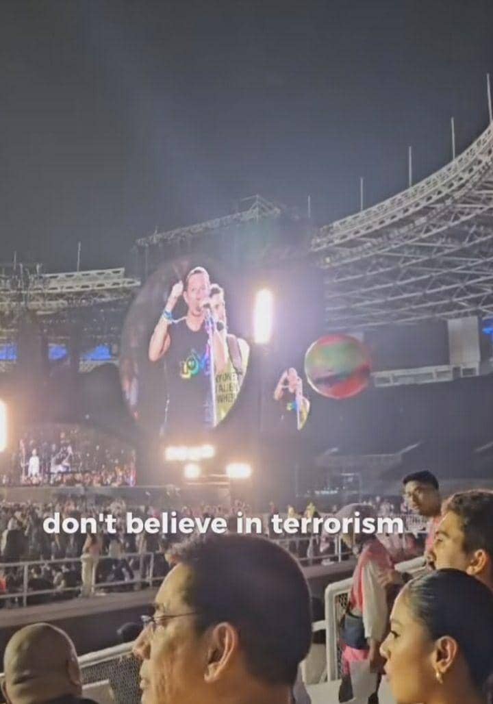 momen Ridwan Kamil nonton Coldplay bareng istri (instagram.com/ataliapr)