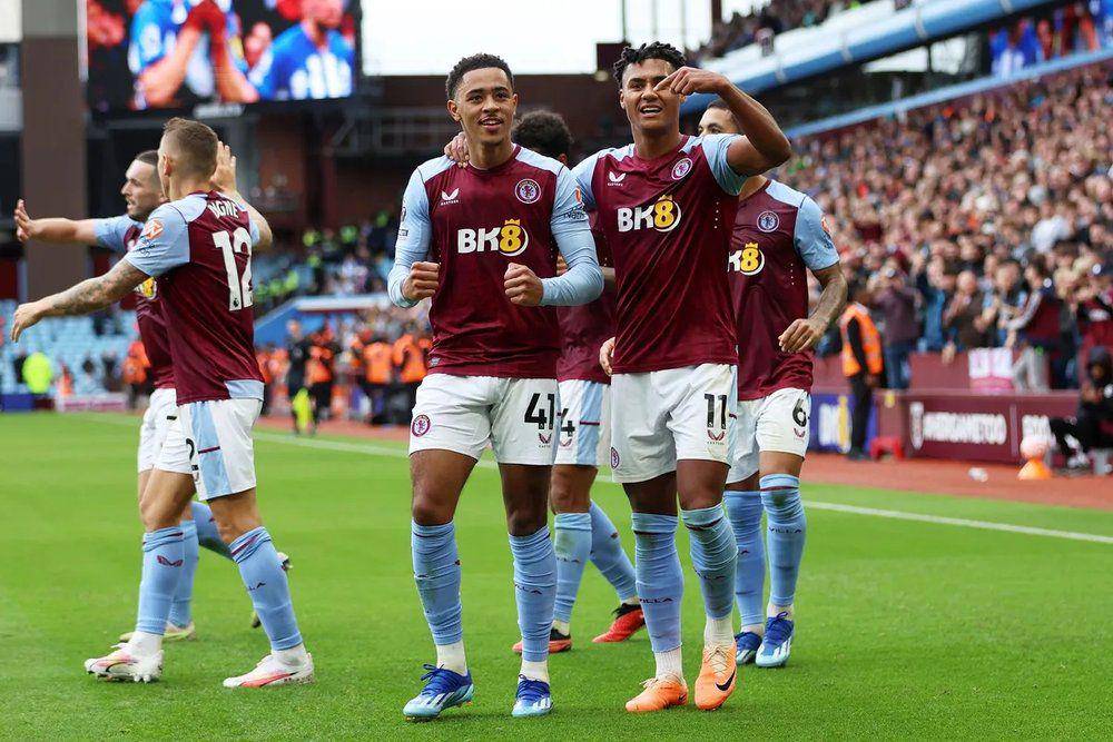 Aston Villa merayakan gol ke gawang Brighton di EPL 2023/2024. (premierleague.com)