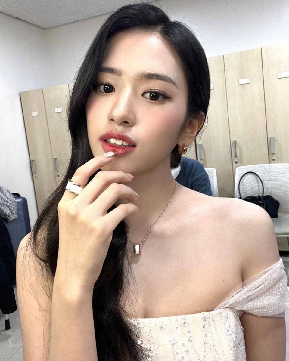 Yujin IVE (instagram.com/_yujin_an)