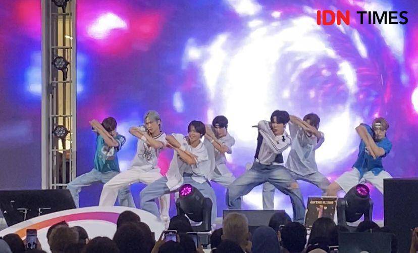 potret fan meeting dan fan signing MIRAE dan Apink di Jakarta, Sabtu (18/11/2023) (IDN Times/Rani Asnurida)