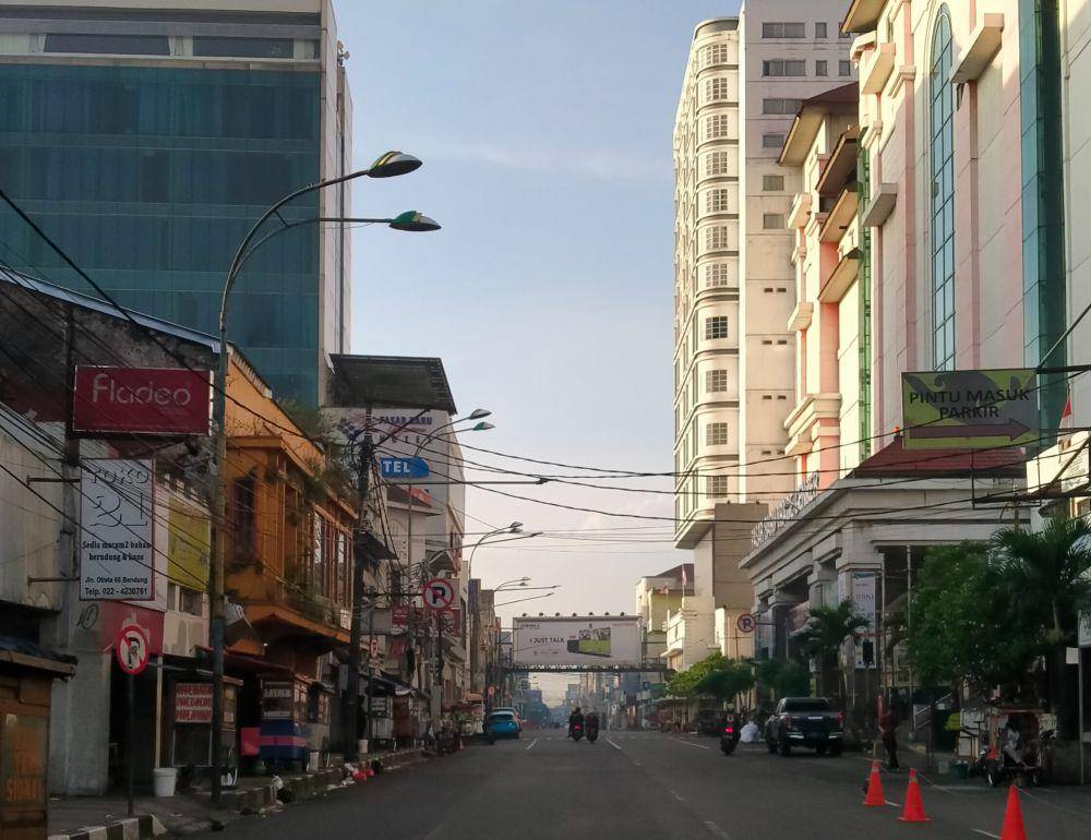 ilustrasi pasar baru bandung (unsplash.com/Bennart Gunawan)