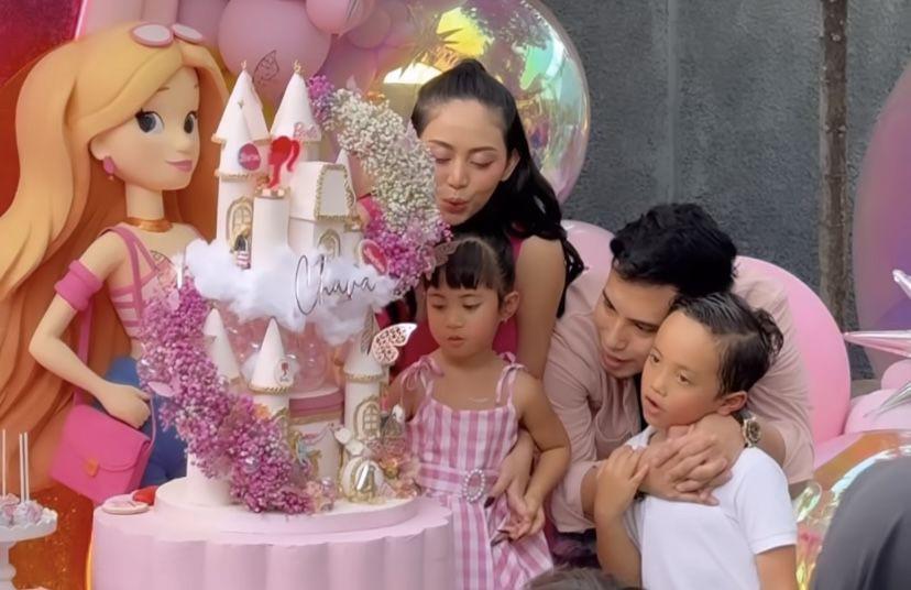 8 Potret Ulang Tahun ke-4 Chava, Rachel Vennya dan Okin Tampil Kompak