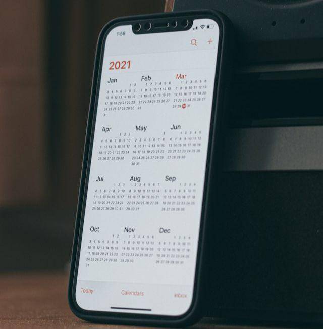 aplikasi kalender untuk mengatur jadwal (unsplash.com/behy_studio)