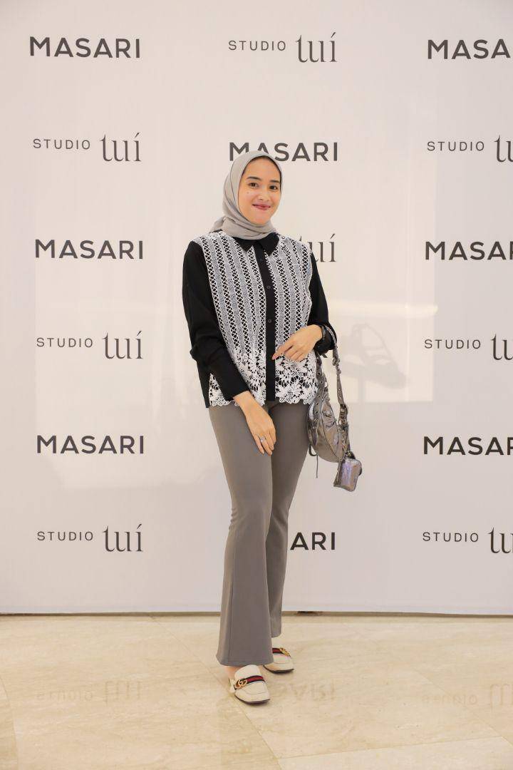 Potret outfit para selebriti di Peluncuran Koleksi Momentum Maiden (dok. Studio Tui)
