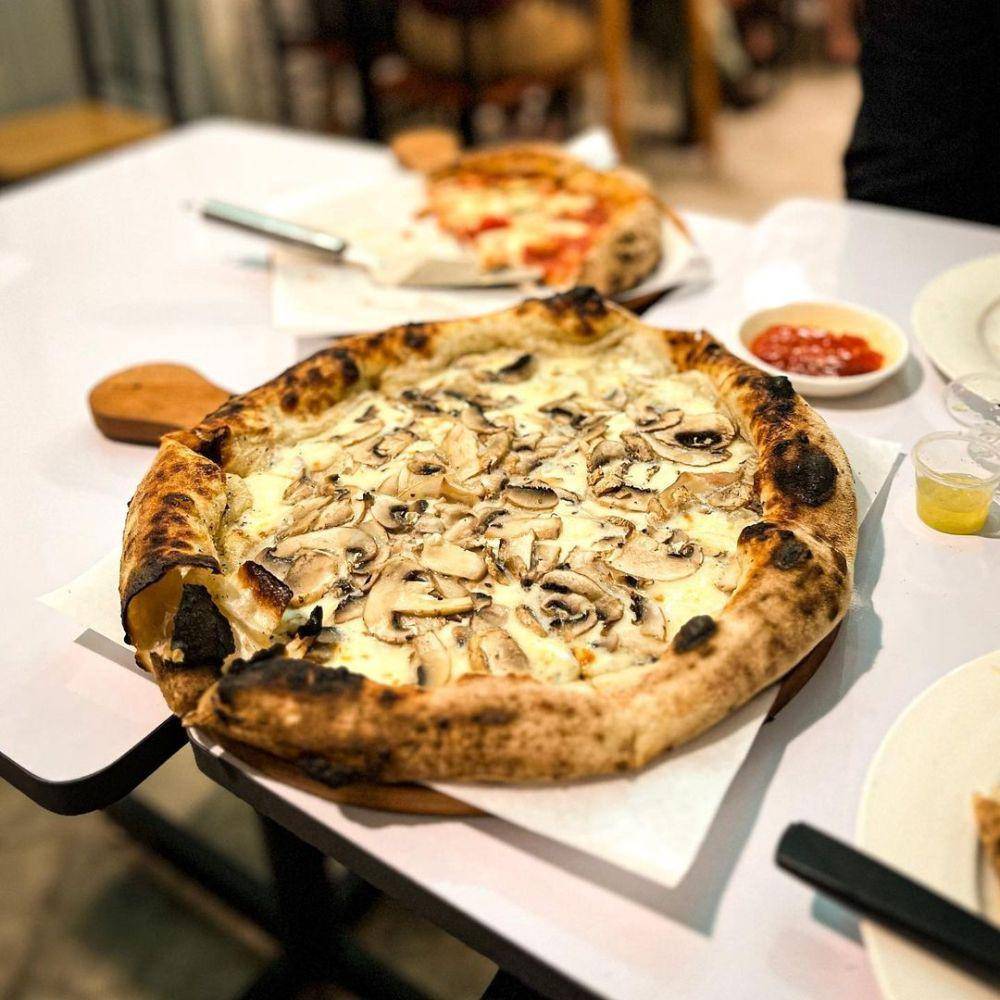 Delizioso Pizza (instagram.com/angelinafebrianti)