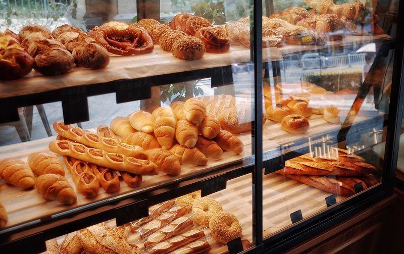 7 Toko Kue Legendaris di Surabaya, Bisa untuk Oleh-oleh