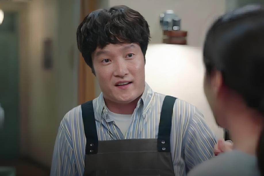 3 Pengorbanan Lee Uk untuk Yang Jae Kyung di Castaway Diva, So Sweet!