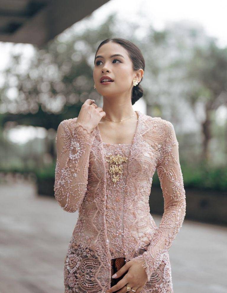 Maudy Ayunda jadi bridesmaid (instagram.com/maudyayunda)