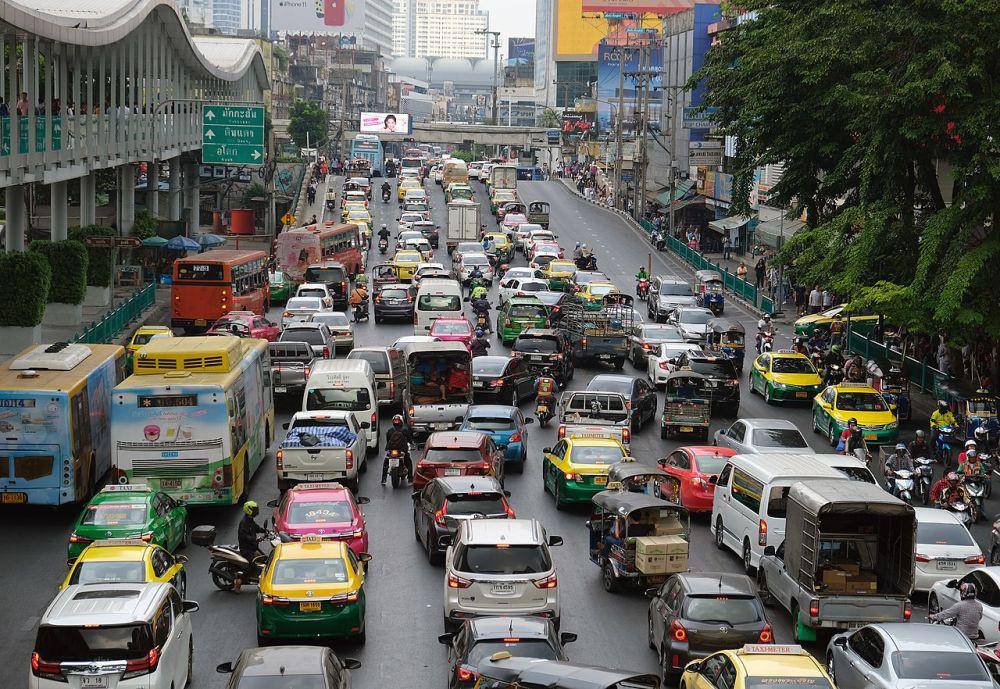ilustrasi gas buang kendaraan bermotor menyebabkan polusi udara (commons.wikimedia.org/kallerna)