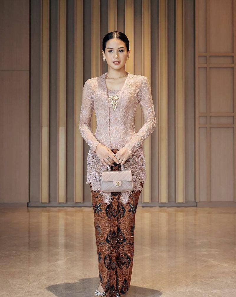 Maudy Ayunda jadi bridesmaid (instagram.com/maudyayunda)