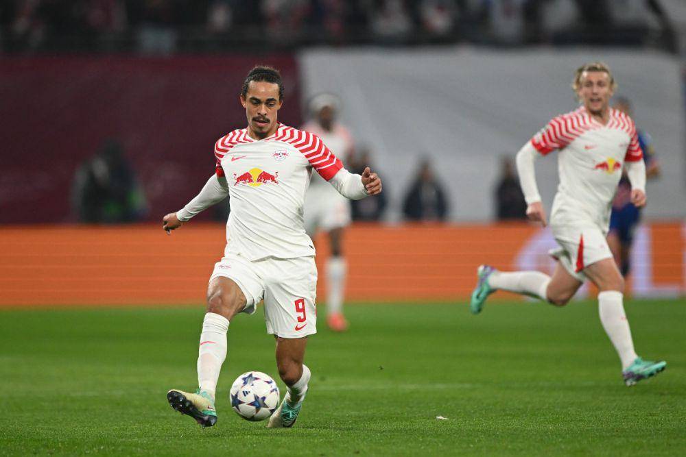 Yussuf Poulsen (kiri) (twitter.com/RBLeipzig_EN)