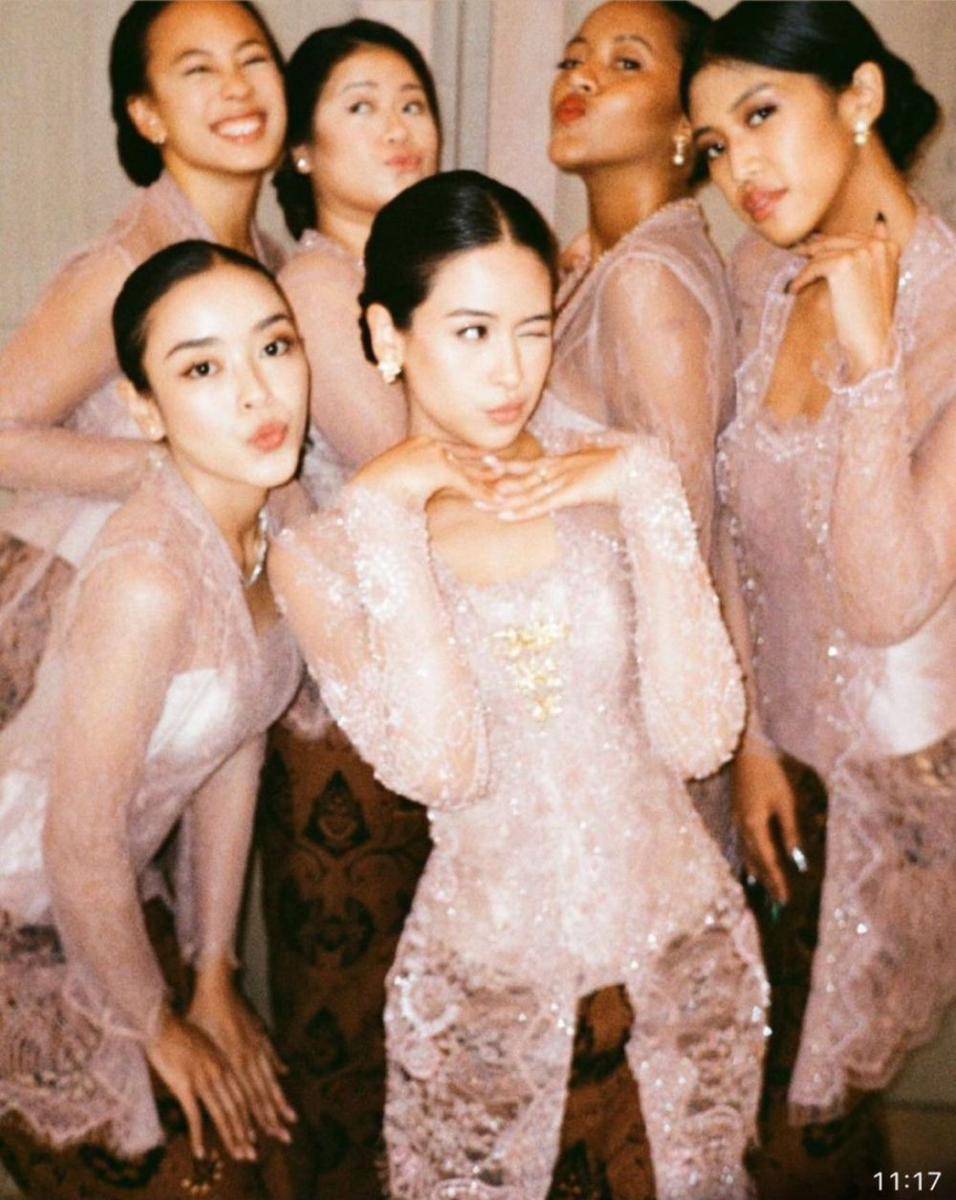 Maudy ayunda jadi bridesmaid (Instagram.com/maudyayunda)