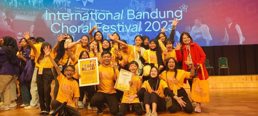 Purwa Caraka Jogja Sabet Emas Ajang Paduan Suara Internasional