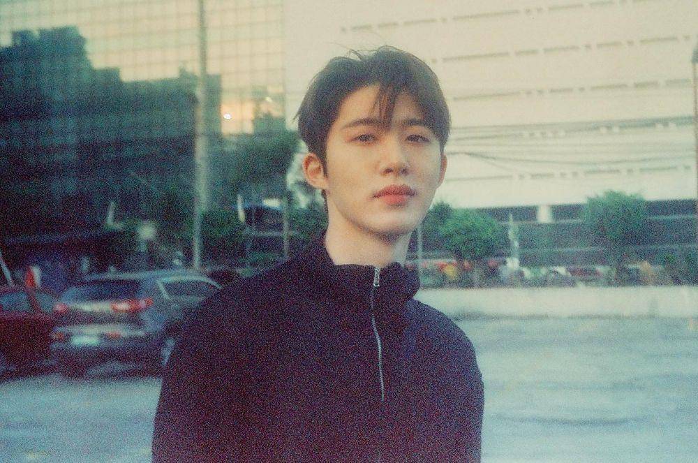 B.I eks iKON (instagram.com/shxxbi131)