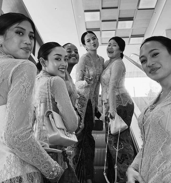 Maudy ayunda jadi bridesmaid (Instagram.com/maudyayunda)