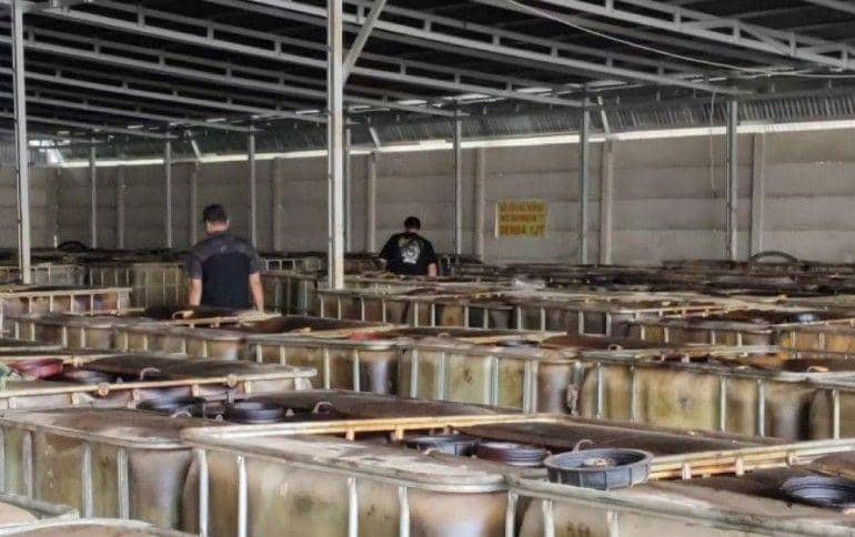 (Gudang BBM ilegal di Ogan Ilir saat digrebek tim gabungan) IDN Times/istimewa