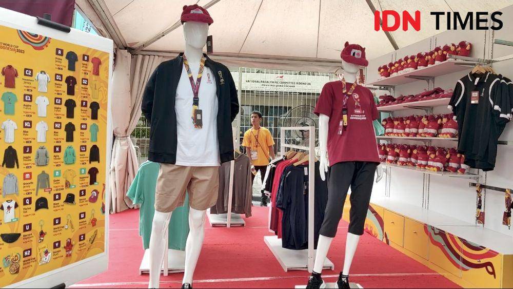 Merchandise Piala Dunia U17. (IDN Times/Larasati Rey)