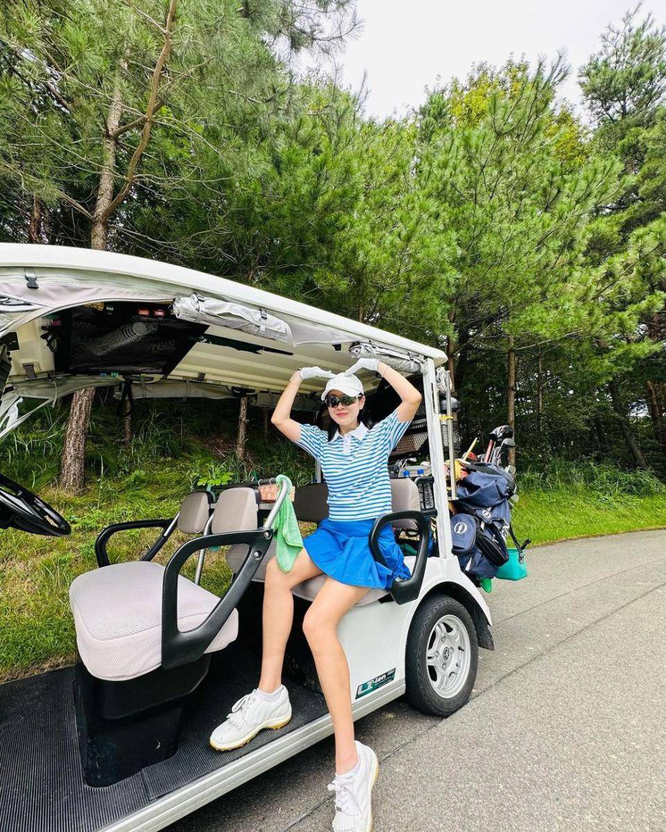Son Ye Jin (instagram.com/yejinhand)