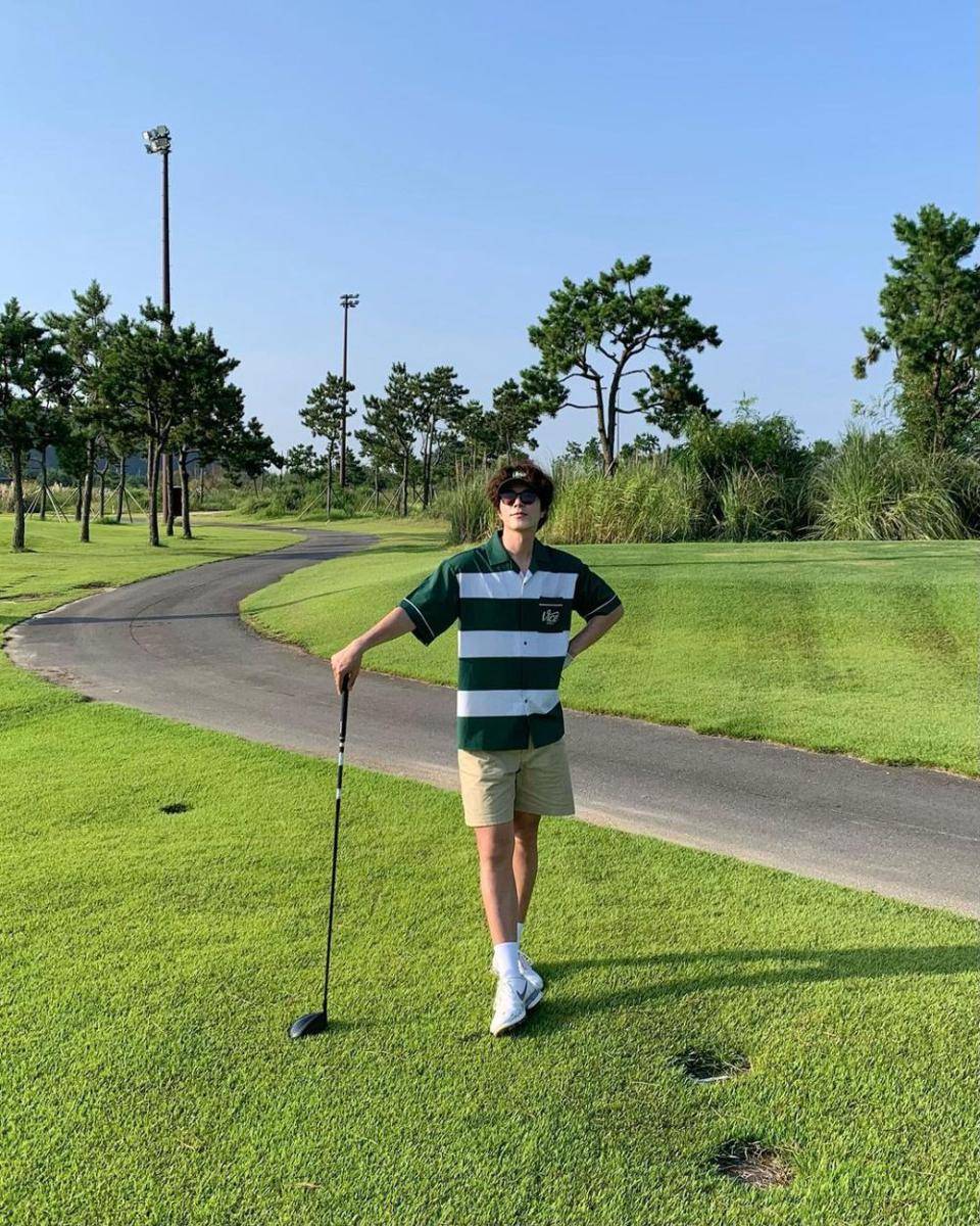 Hong Jong Hyun (instagram.com/hjonghyun)