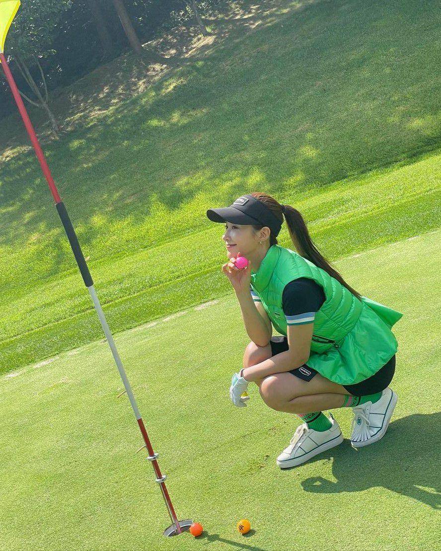 Kwon Yu Ri (instagram.com/yulyulk)