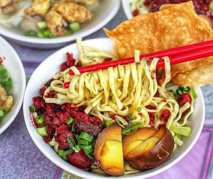 Mie Danau Toba (instagram.com/foodgallerybdg)