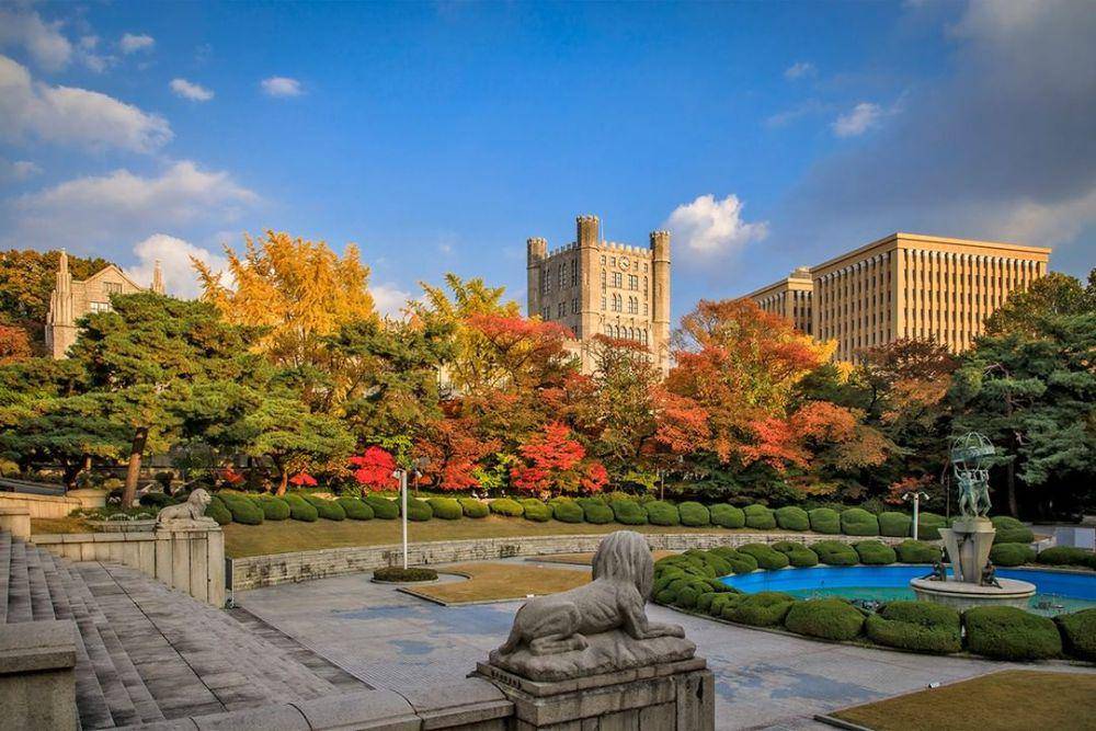 Kyunghee University (instagram.com/kyunghee_university)