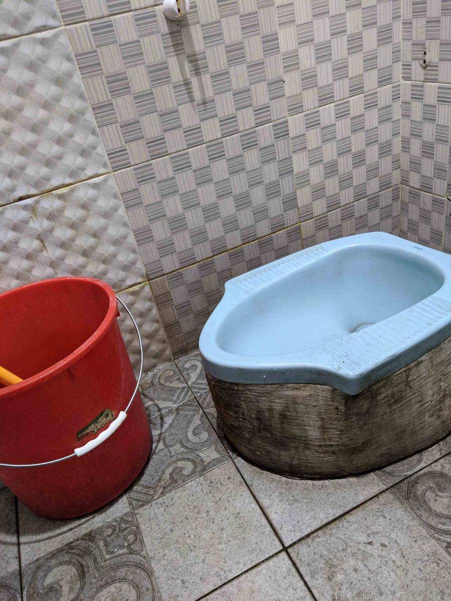 potret WC jongkok bentuk paling kocak (reddit.com/user/zrizkita991)