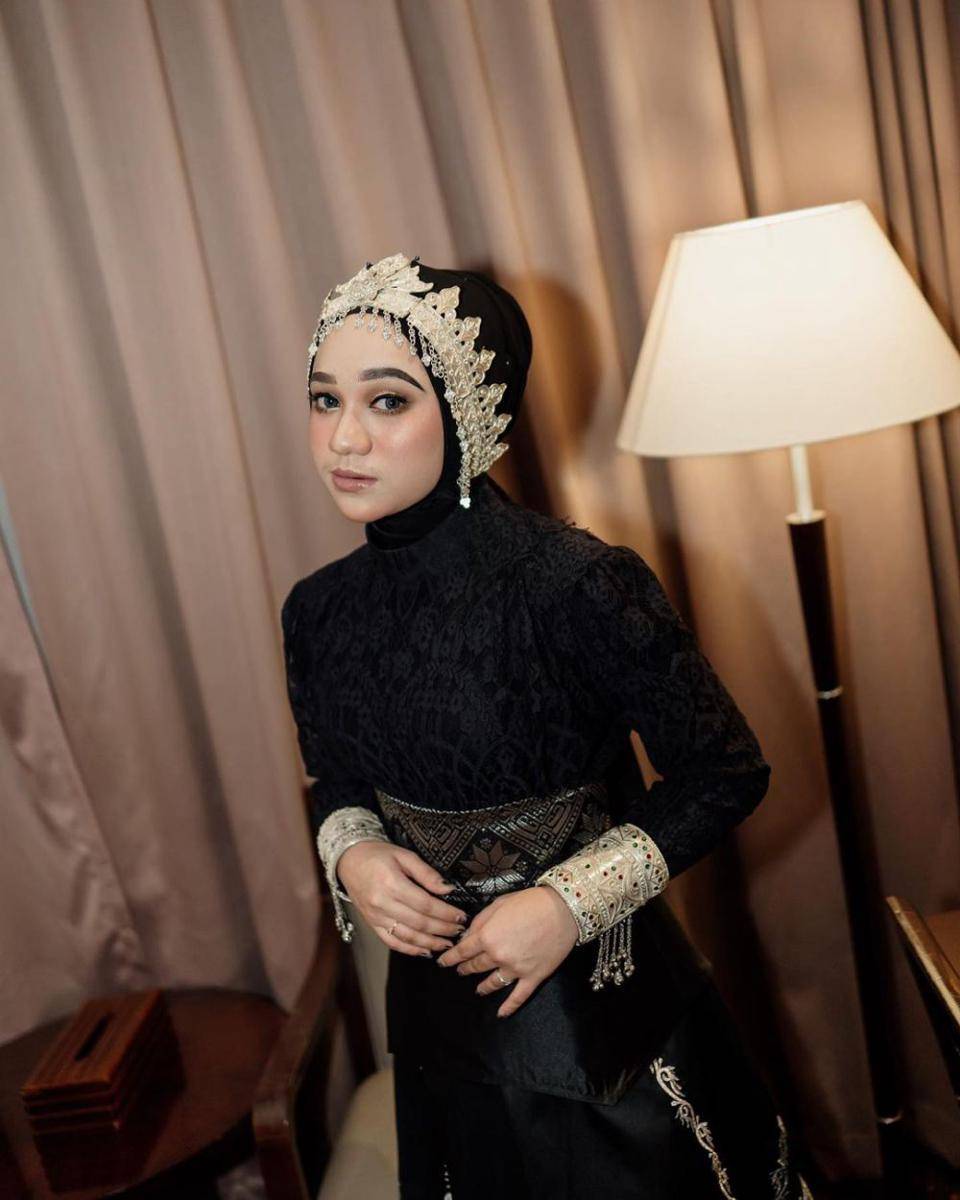 makeup look ala Nabila Taqiyyah (instagram.com/nabilataqiyyah)