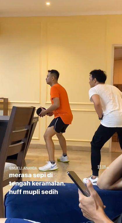 potret Ariel main tenis meja di Andara (instagram.com/24olik)