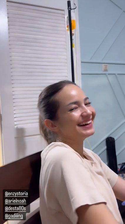 potret Enzy Storia main tenis di Andara (instagram.com/raffinagita1717)