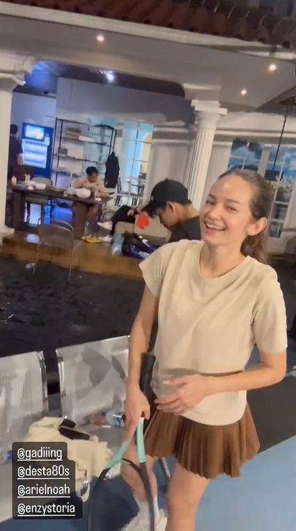 potret Enzy Storia main tenis di Andara (instagram.com/raffinagita1717)