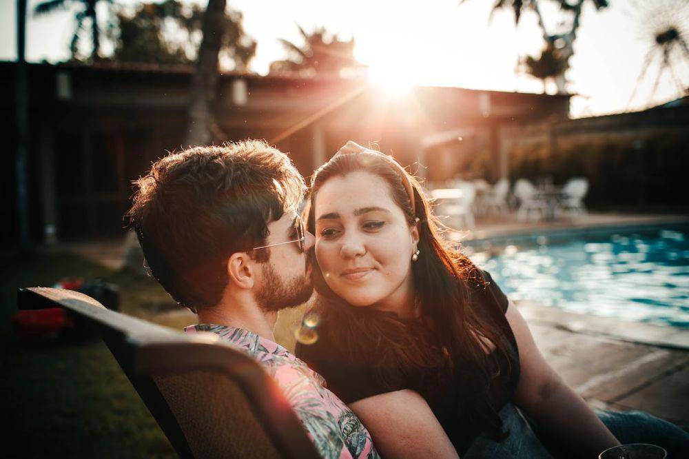 ilustrasi pasangan romantis (pexels.co,/Helena Lopes)