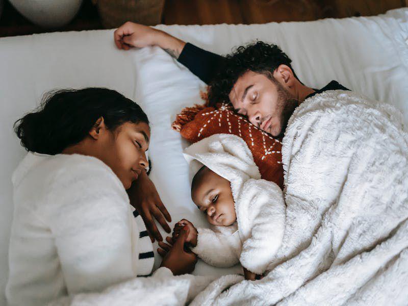 5 Tips Tidur Berkualitas saat Punya Balita, Bebas Kantuk saat Mengasuh