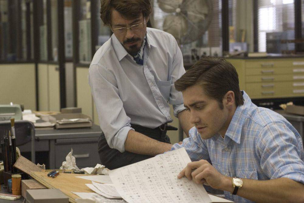 Robert Downey Jr. dan Jake Gyllenhaal dalam film Zodiac (dok. Warner Bros. Pictures/Zodiac)
