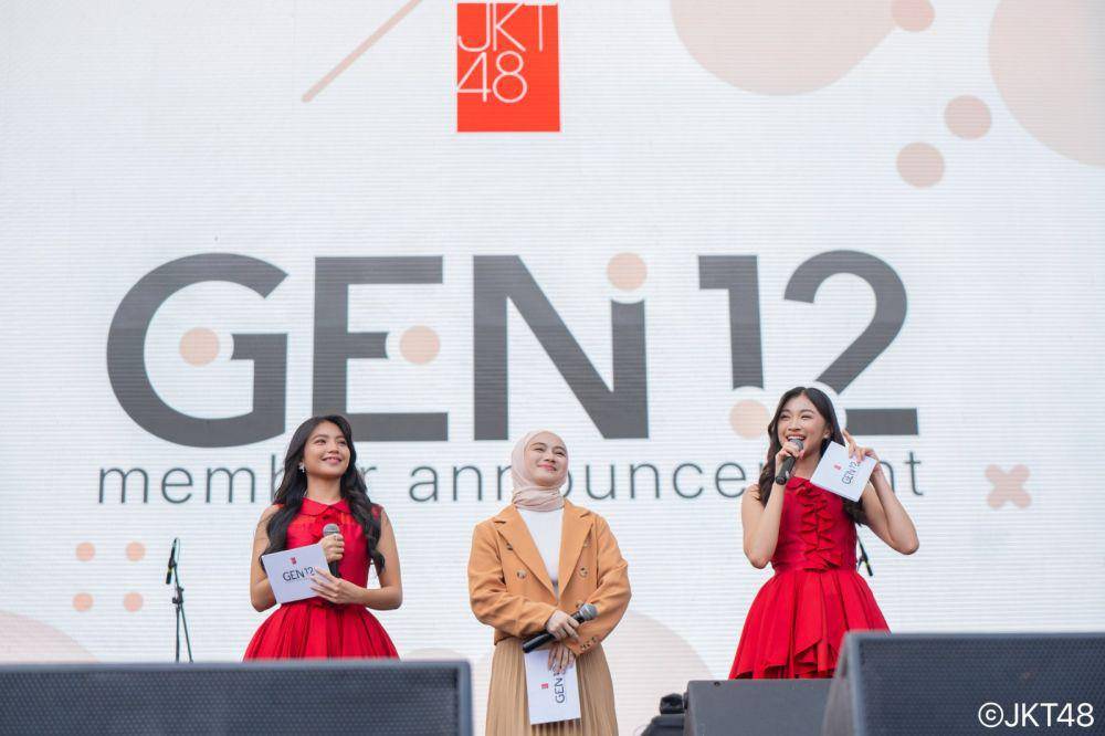Member JKT48 gen 12 (https://twitter.com/officialJKT48)