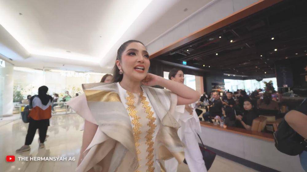 Ashanty beli kado untuk Atta (youtube.com/thehermansyaha6)