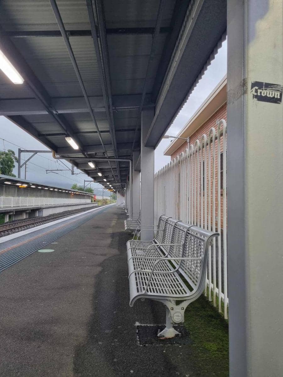 momen ngeselin di stasiun kereta (reddit.com/user/Brintyboo)