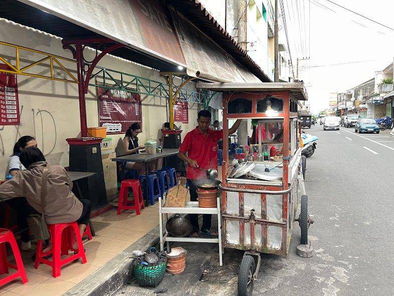Sate Tiga Roda Pak No (gmaps.com/Tommy-Tjahjono)