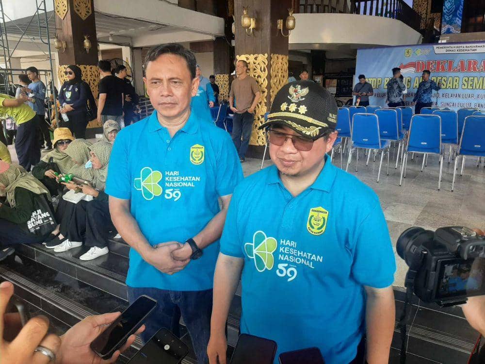 Wali Kota Banjarmasin, Ibnu Sina di dampingi Kadinkes Kota Banjarmasin, Dr Tabiun Huda.