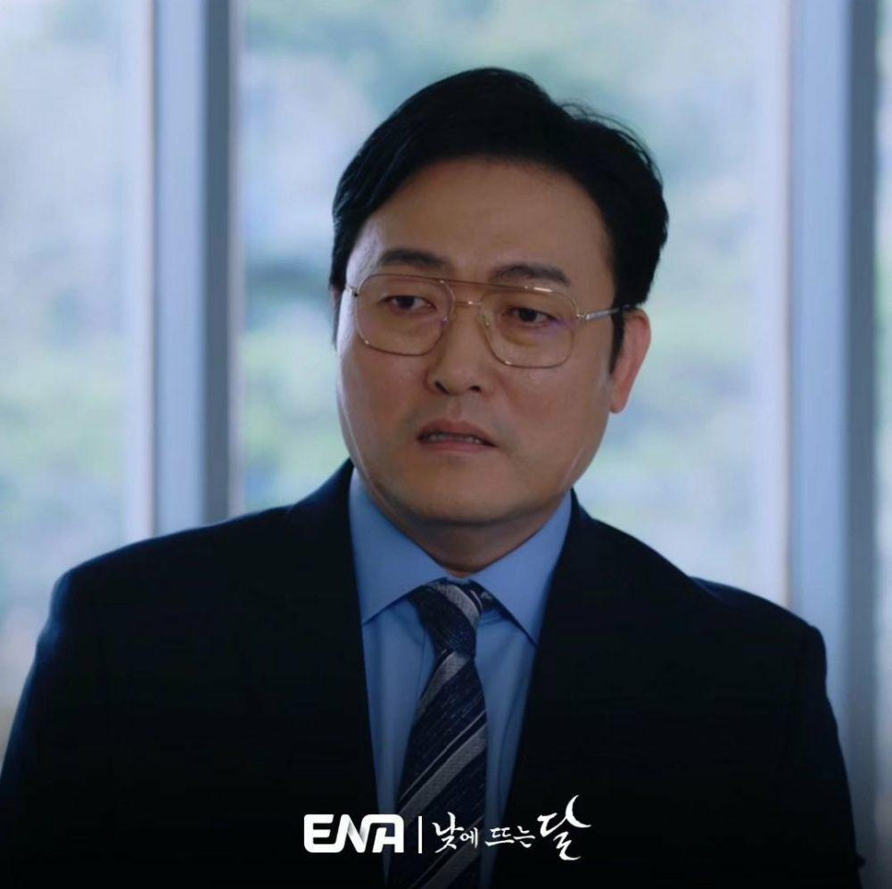Lee Joon Hyuk di Moon in the Day (twitter.com/channel_ENA)