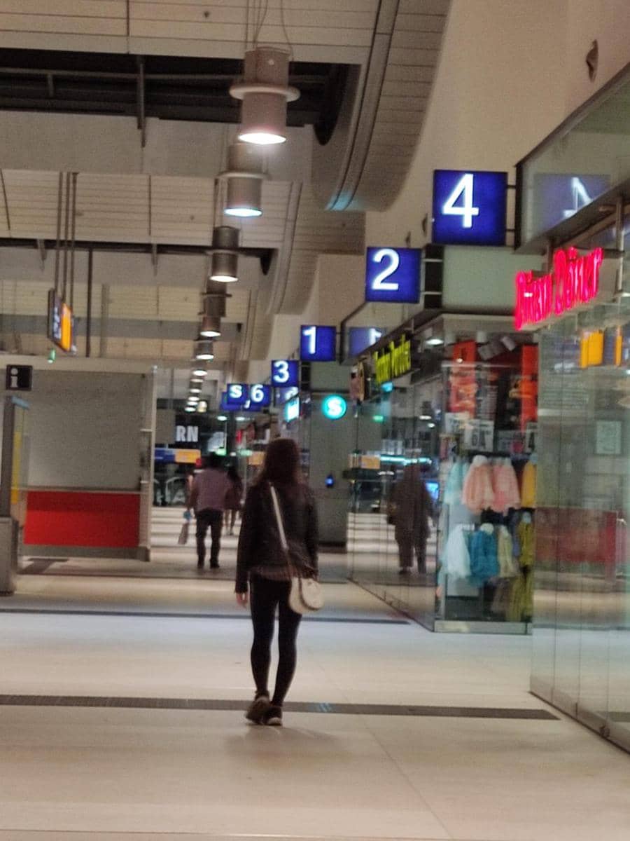 momen ngeselin di stasiun kereta (reddit.com/user/Downtown_Self3563)