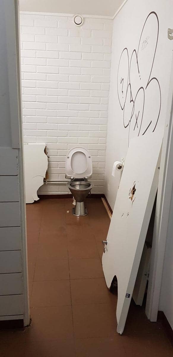 momen ngeselin di stasiun kereta (reddit.com/user/awsomerdditer)