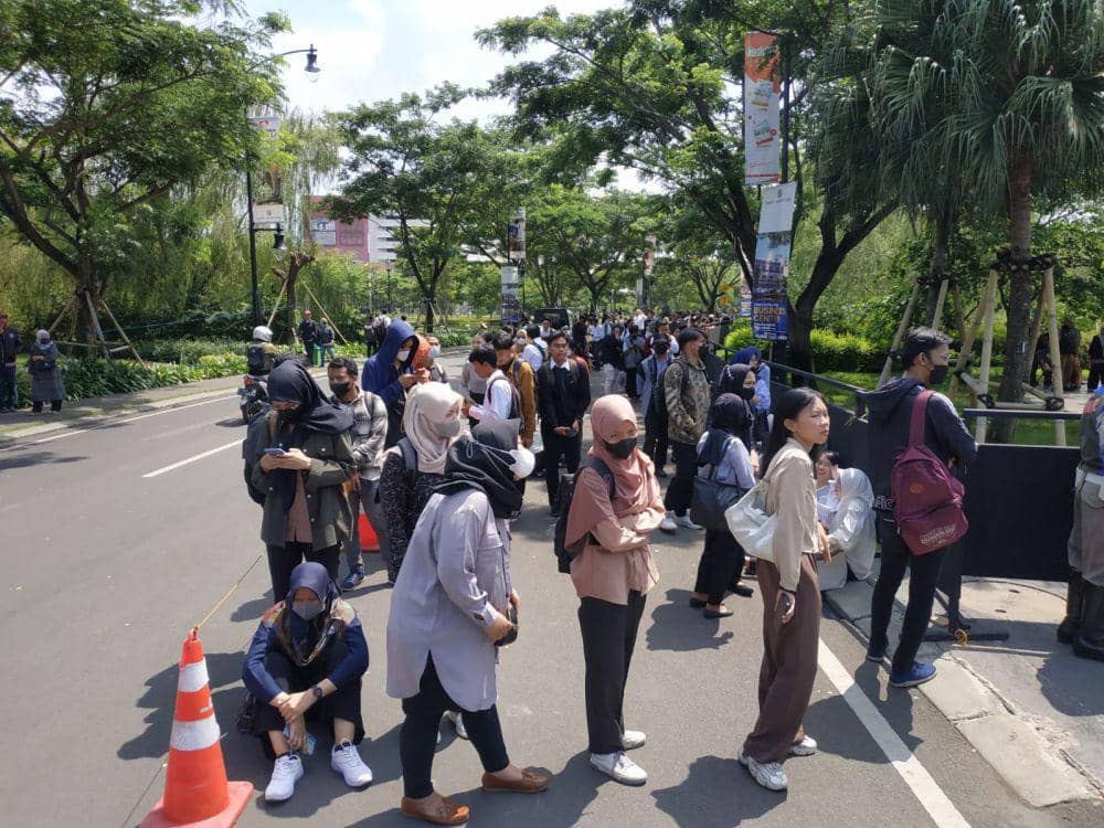 Ribuan Orang Berburu Pekerjaan di Job Fair yang Digelar Pemkot Bandung